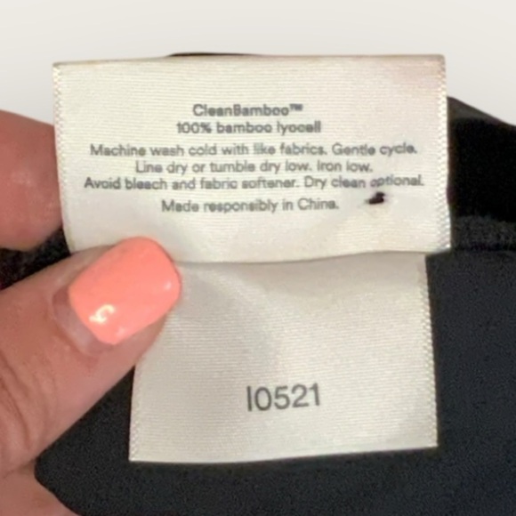 NWT | Ettitude | Signature Sateen Sleeveless Jumpsuit | Black | Small - Picture 6 of 11